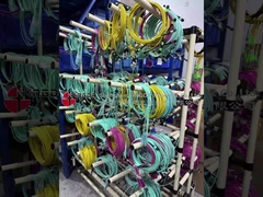 MPO APC 男性からFC APC ファンアウトケーブル シングルモード 12 繊維 高密度アプリケーション