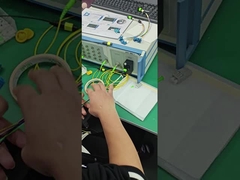 高密度MTPMPOケーブル - LC 12コアヒドラケーブル組成 ガイドピン付き男性接続器