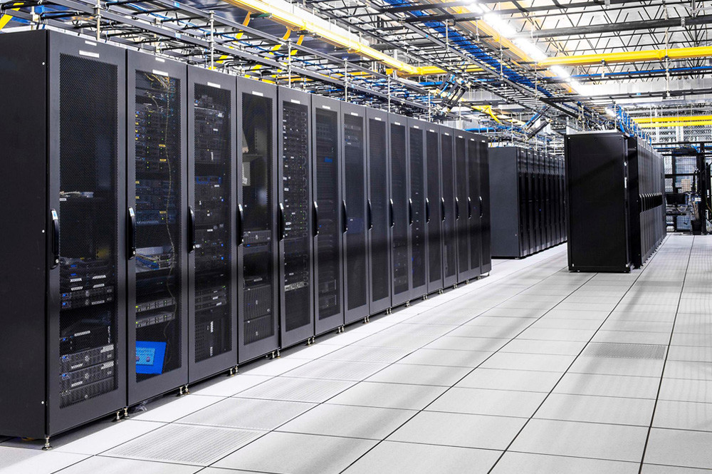 最新の企業ブログについて データセンターネットワークの導入