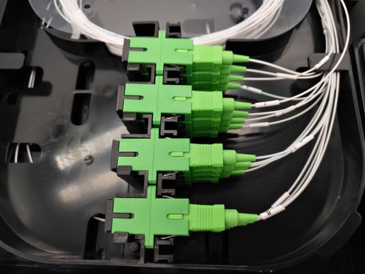購入 FTTH IP65 16 ポート 2pcs 1x8 光ファイバー スプリッター ボックス 空中ポール 壁掛け 黒 オンライン製造