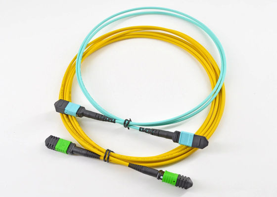 購入 YINGDA 高密度MPO SM OM2 OM3 OM4 高性能ネットワークソリューションのための光ファイバーパッチケーブル オンライン製造