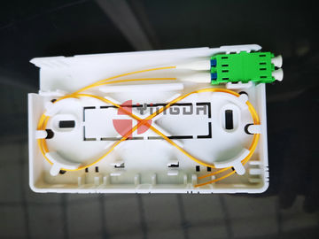 購入 2左舷LC/APCの複式アパートの光ファイバーのエンド ユーザーの契約者箱のプラスチック壁の台紙 オンライン製造